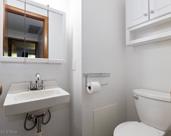 38484 E River Road, Elyria, OH 44035