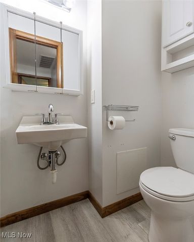 38484 E River Road, Elyria, OH 44035