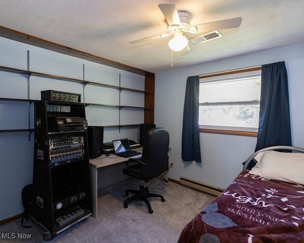 38484 E River Road, Elyria, OH 44035