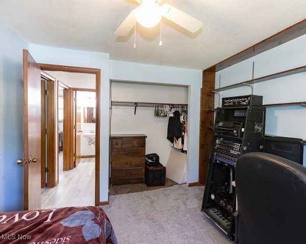 38484 E River Road, Elyria, OH 44035