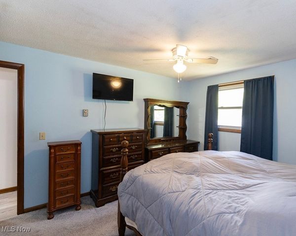 38484 E River Road, Elyria, OH 44035