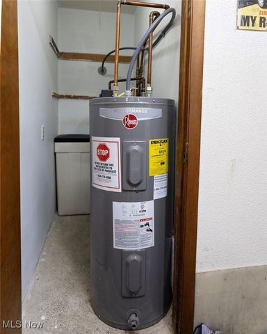 38484 E River Road, Elyria, OH 44035