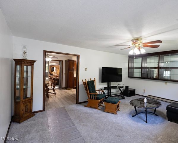 38484 E River Road, Elyria, OH 44035