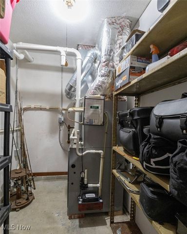 38484 E River Road, Elyria, OH 44035