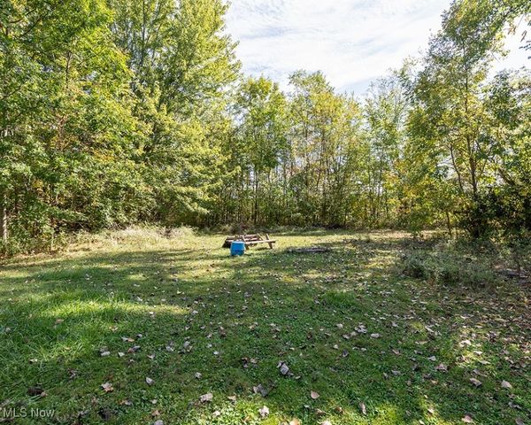 38484 E River Road, Elyria, OH 44035