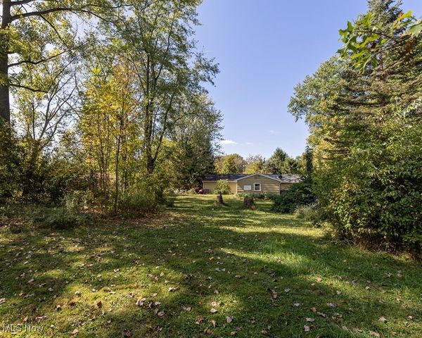 38484 E River Road, Elyria, OH 44035