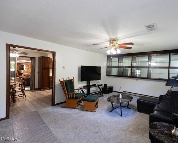 38484 E River Road, Elyria, OH 44035