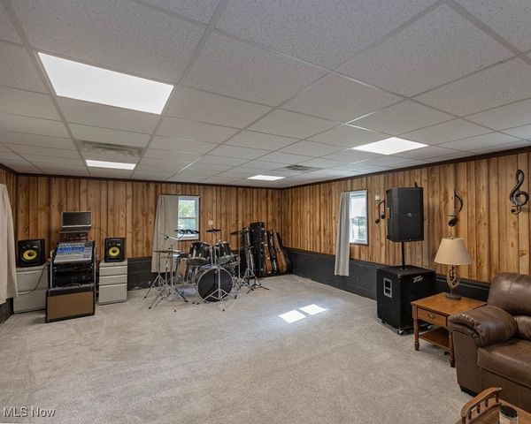 38484 E River Road, Elyria, OH 44035