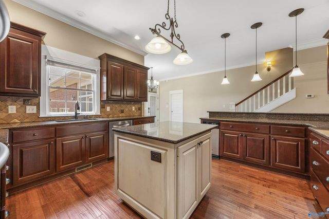 122 Williams And Broad Drive, Brownsboro, AL 35741