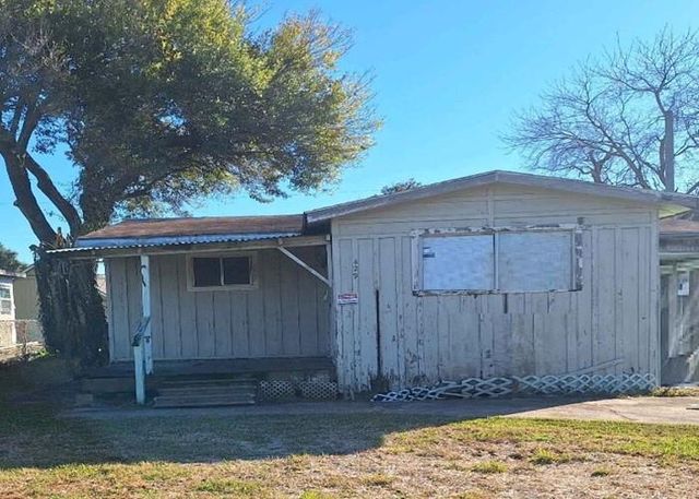 429 17th Avenue N, Texas City, TX 77590