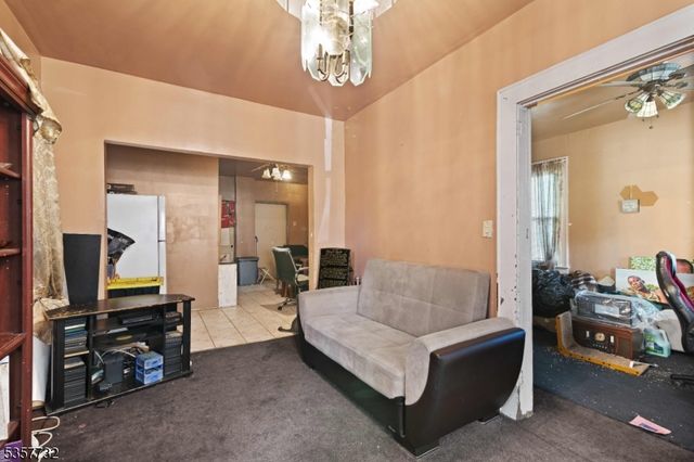 54 Thomas St, Bloomfield Twp., NJ 07003