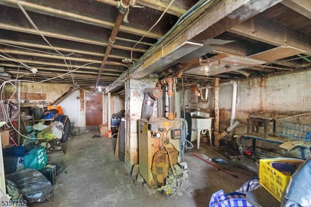 54 Thomas St, Bloomfield Twp., NJ 07003