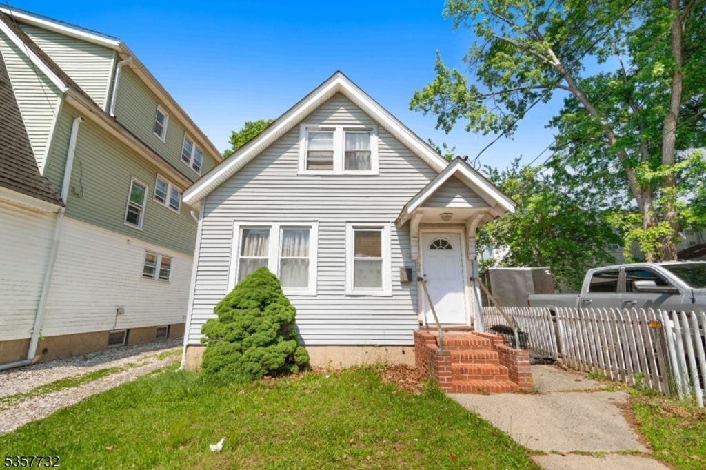 54 Thomas St, Bloomfield Twp., NJ 07003