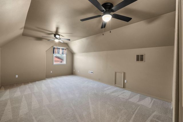2335 NW 21st Court, Redmond, OR 97756