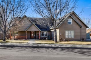 2335 NW 21st Court, Redmond, OR 97756