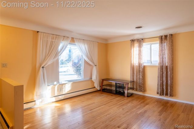 31029 Wellston Drive, Warren, MI 48093