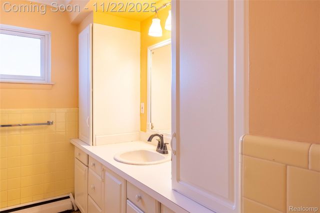 31029 Wellston Drive, Warren, MI 48093