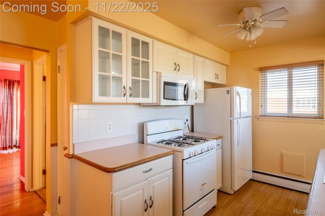 31029 Wellston Drive, Warren, MI 48093