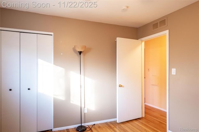 31029 Wellston Drive, Warren, MI 48093