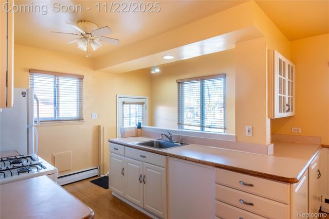 31029 Wellston Drive, Warren, MI 48093