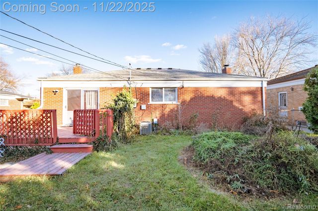 31029 Wellston Drive, Warren, MI 48093