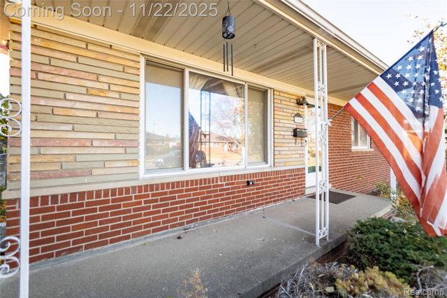 31029 Wellston Drive, Warren, MI 48093