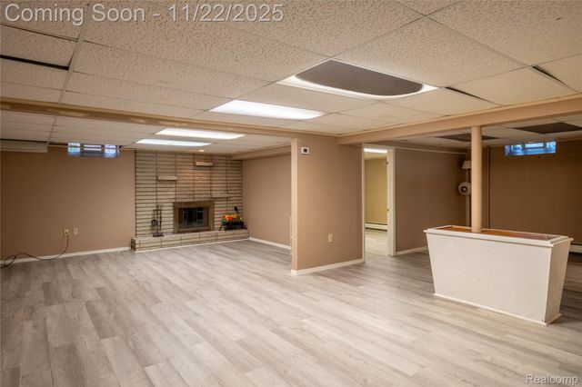 31029 Wellston Drive, Warren, MI 48093