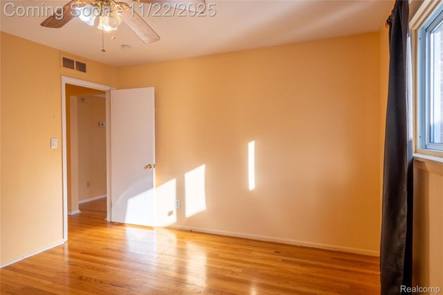 31029 Wellston Drive, Warren, MI 48093