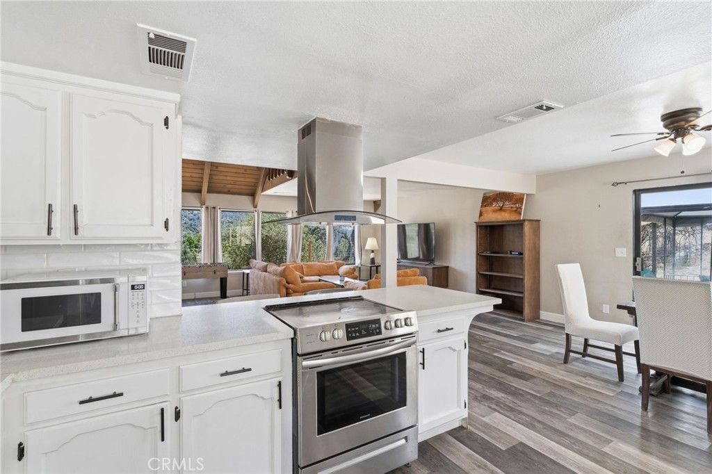 Image 19 of property listing at 30880 Yosemite Springs, Coarsegold, CA 93614