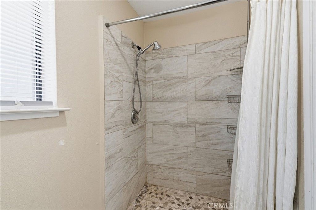 Image 25 of property listing at 30880 Yosemite Springs, Coarsegold, CA 93614