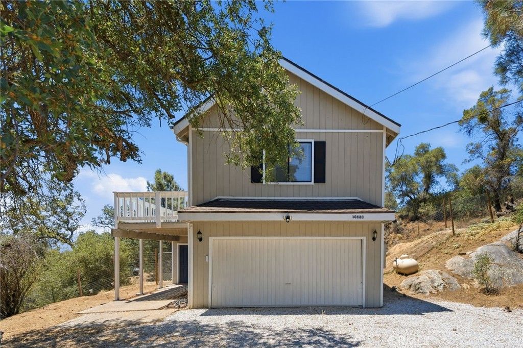 Image 3 of property listing at 30880 Yosemite Springs, Coarsegold, CA 93614