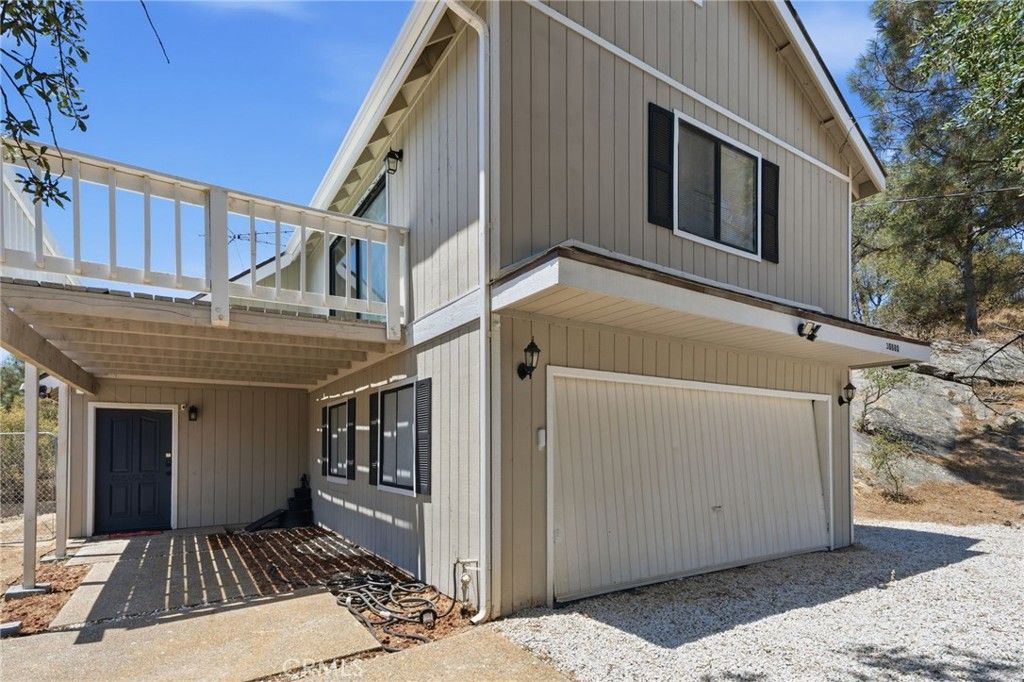 Image 4 of property listing at 30880 Yosemite Springs, Coarsegold, CA 93614
