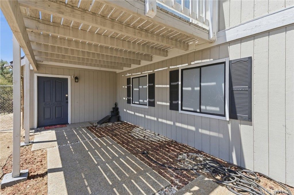 Image 5 of property listing at 30880 Yosemite Springs, Coarsegold, CA 93614
