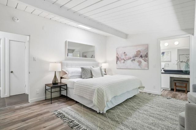 237 Edlee Avenue, Palo Alto, CA 94306