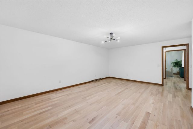471 Porter Rd, East Longmeadow, MA 01028