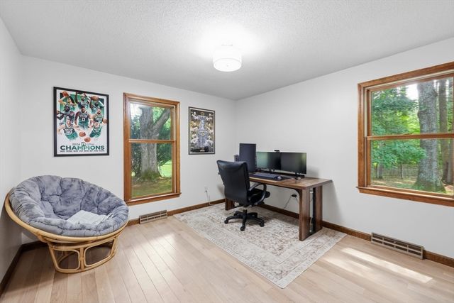 471 Porter Rd, East Longmeadow, MA 01028