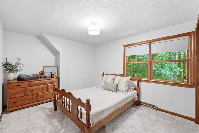 471 Porter Rd, East Longmeadow, MA 01028