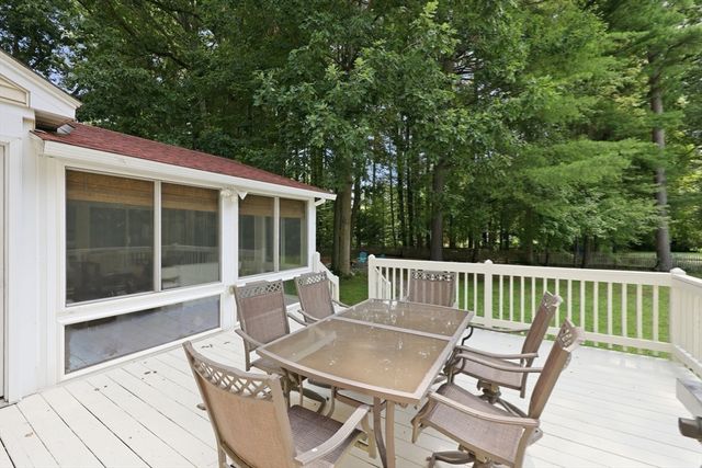 471 Porter Rd, East Longmeadow, MA 01028
