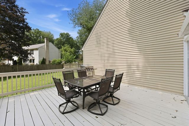 471 Porter Rd, East Longmeadow, MA 01028