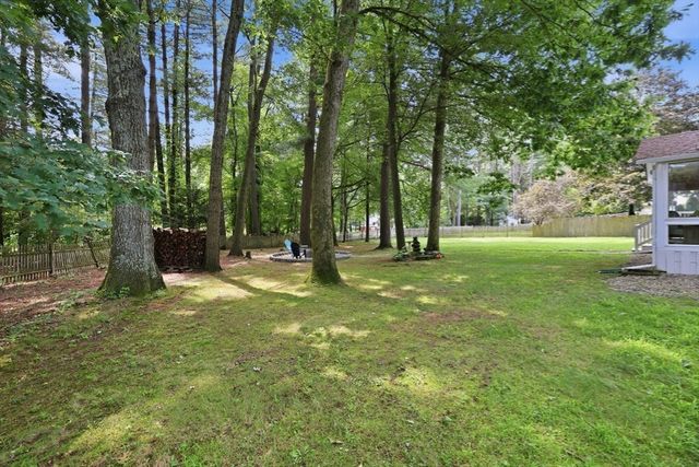 471 Porter Rd, East Longmeadow, MA 01028