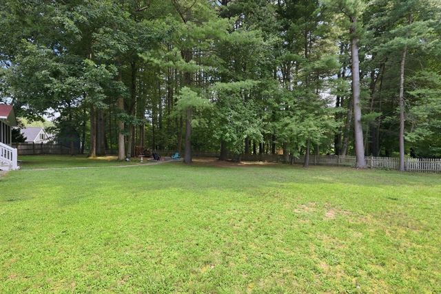 471 Porter Rd, East Longmeadow, MA 01028