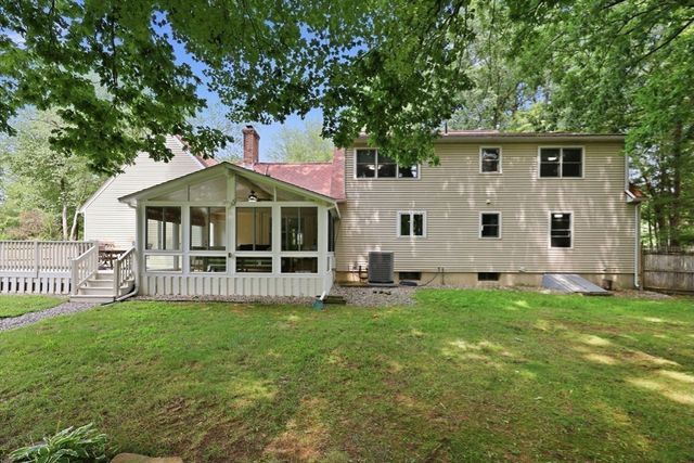 471 Porter Rd, East Longmeadow, MA 01028