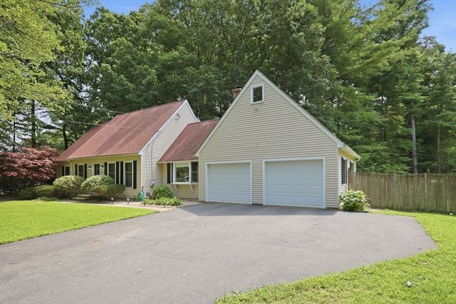 471 Porter Rd, East Longmeadow, MA 01028