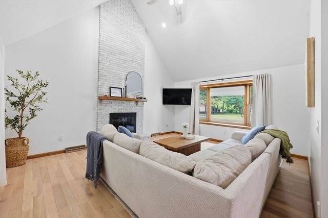 471 Porter Rd, East Longmeadow, MA 01028