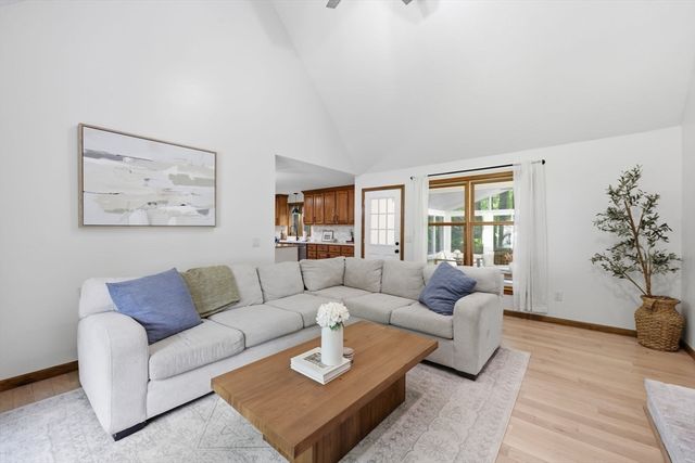 471 Porter Rd, East Longmeadow, MA 01028