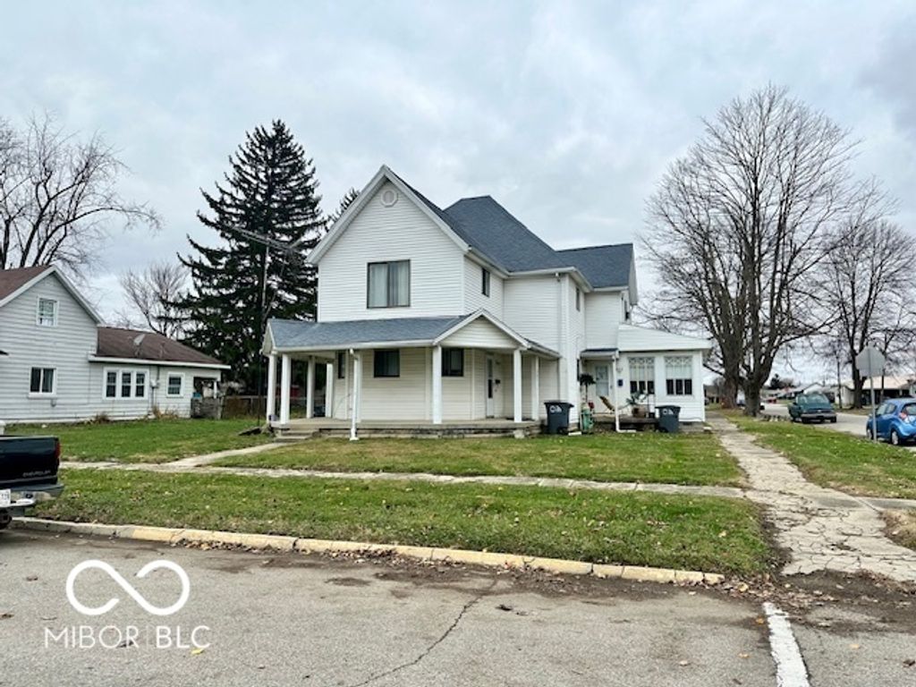 602 W 10th Street, Rushville, IN 46173