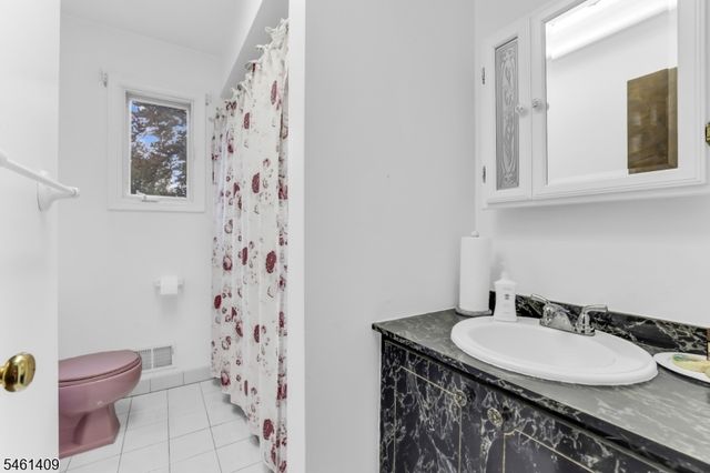 209 Cedar St, Cedar Grove Twp., NJ 07009