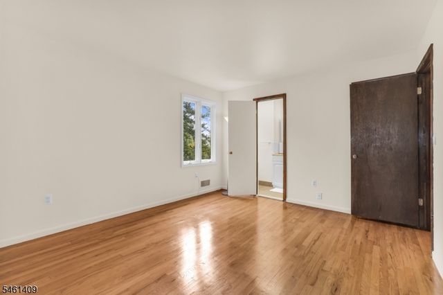 209 Cedar St, Cedar Grove Twp., NJ 07009