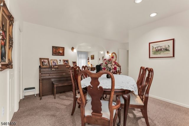 209 Cedar St, Cedar Grove Twp., NJ 07009