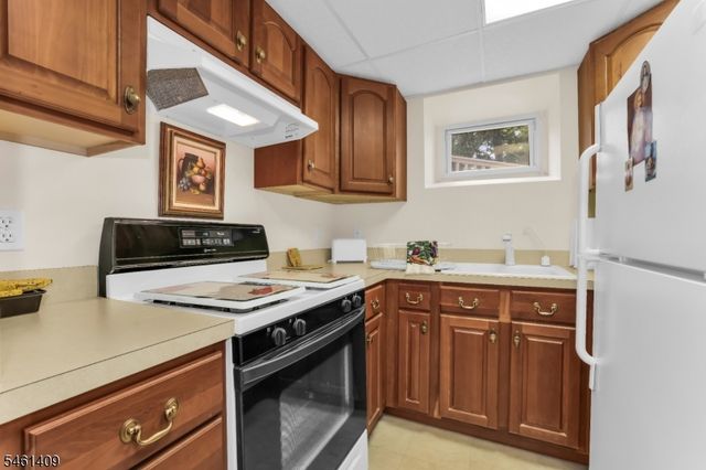 209 Cedar St, Cedar Grove Twp., NJ 07009